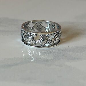 Elegant Silver Turtle Design Ring